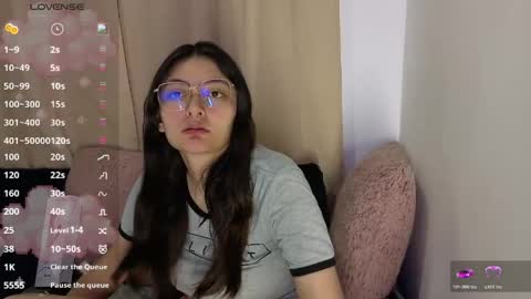 Snapshot of lessliee chatting on May 2026 07:35:01 AM lessliee online show from May 2026 07:35:01 AM