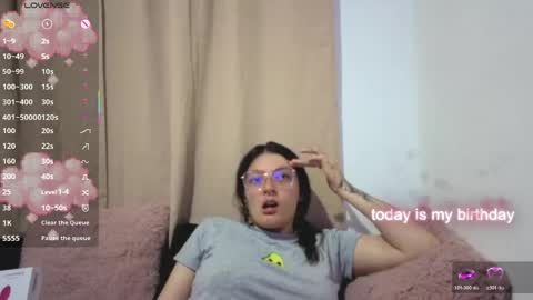 Snapshot of lessliee chatting on May 2026 07:37:02 AM lessliee online show from May 2026 07:37:02 AM
