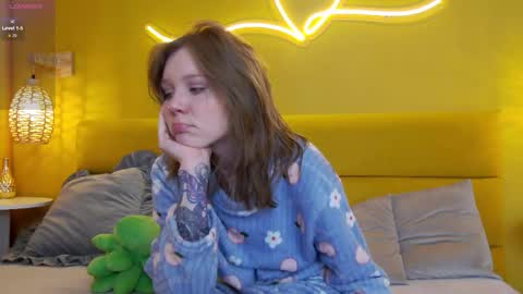 Snapshot of lessysweety chatting on January 2026 04:38:02 AM Lessy online show from January 2026 04:38:02 AM