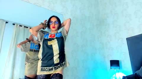 Snapshot of leti_white chatting on November 2025 10:30:02 PM Leti White online show from November 2025 10:30:02 PM