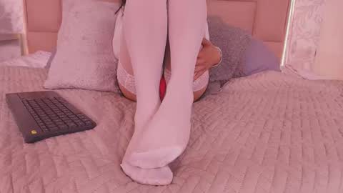 Snapshot of leti_white chatting on December 2025 10:15:01 PM Leti White online show from December 2025 10:15:01 PM