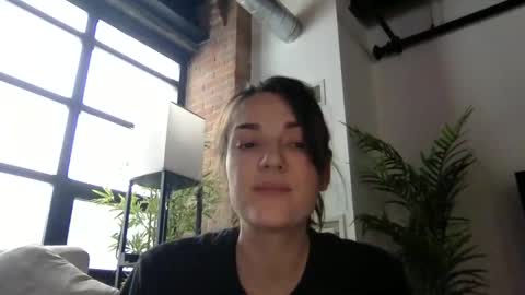 Snapshot of letjennybe chatting on February 2025 04:32:01 PM strawberrywatermelonpink22 online show from February 2025 04:32:01 PM