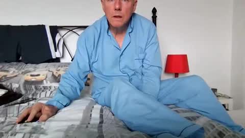 Snapshot of letmestrip chatting on September 2025 08:13:02 AM paul online show from September 2025 08:13:02 AM