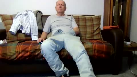 Snapshot of letmestrip chatting on October 2025 07:14:02 PM paul online show from October 2025 07:14:02 PM