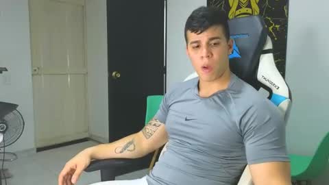 Snapshot of levelingg chatting on March 2025 02:43:02 AM levelingg online show from March 2025 02:43:02 AM