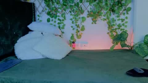 Levi  online show from November 2025 08:57:01 PM