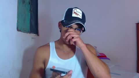 Snapshot of lewis_ly chatting on April 2026 06:54:02 PM i am lewis ly EDUARDO MEMDOZA15 online show from April 2026 06:54:02 PM