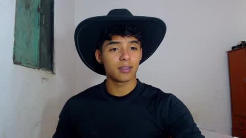 Snapshot of lewis_ly chatting on April 2026 05:22:02 PM i am lewis ly EDUARDO MEMDOZA15 online show from April 2026 05:22:02 PM