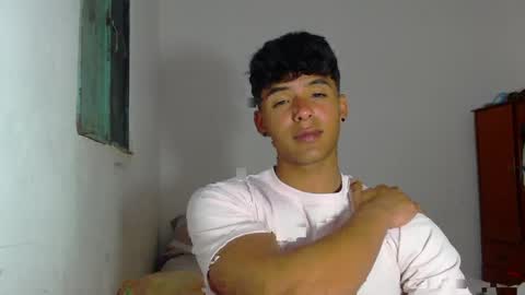 Snapshot of lewis_ly chatting on May 2026 04:14:02 PM i am lewis ly EDUARDO MEMDOZA15 online show from May 2026 04:14:02 PM
