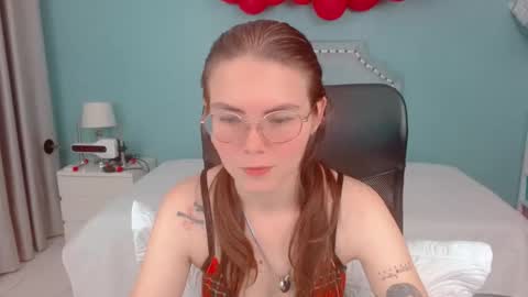 Snapshot of lexalove_doll chatting on September 2025 04:28:01 AM Lexas Room online show from September 2025 04:28:01 AM
