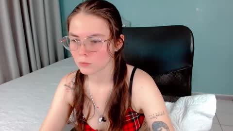 Snapshot of lexalove_doll chatting on October 2025 04:26:01 AM Lexas Room online show from October 2025 04:26:01 AM