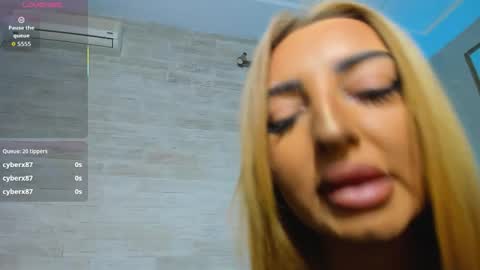 Lexi online show from September 2025 05:00:02 AM
