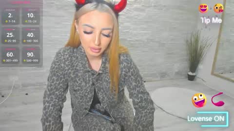 Lexi online show from October 2025 05:05:01 AM