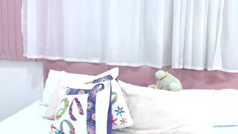 Gabrielle online show from February 2025 04:23:02 PM