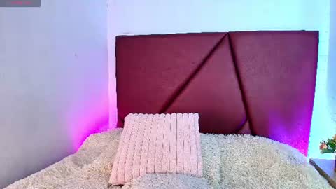 Lexi Howard  online show from July 2026 07:23:02 AM