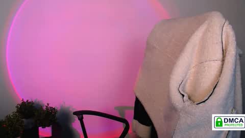 Alexia online show from November 2025 02:13:01 PM