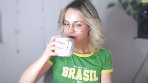 Lexie online show from January 2025 08:03:01 AM