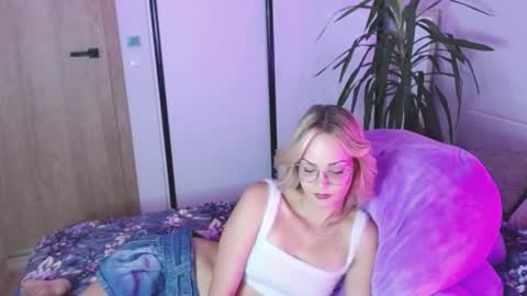 Lexie online show from September 2025 06:46:01 AM