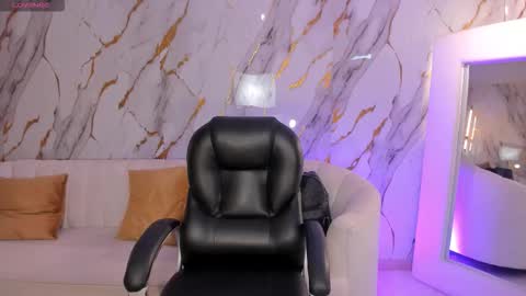 Lexie  online show from February 2026 07:52:01 PM