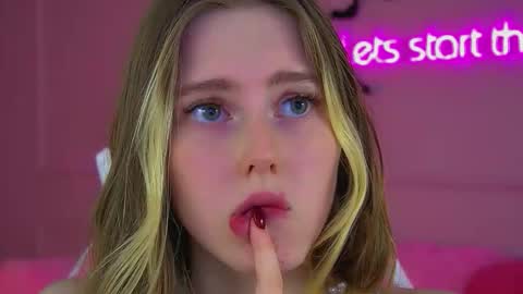 Snapshot of lexireadway chatting on November 2025 06:21:01 PM Lexi online show from November 2025 06:21:01 PM