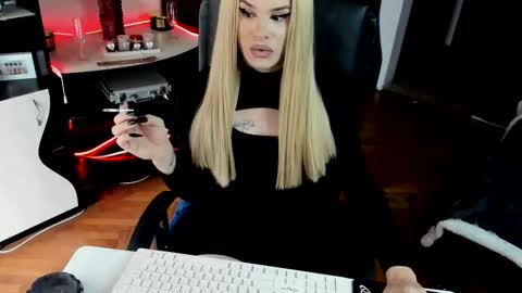 eva lexy you may call me Miss online show from November 2025 11:31:02 AM