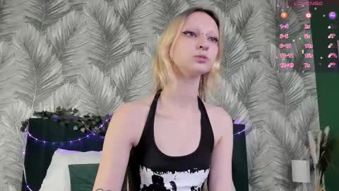 Snapshot of lexy_woorhez chatting on November 2025 11:22:01 AM Lexy online show from November 2025 11:22:01 AM