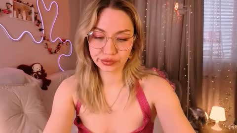 Lily online show from March 2026 03:43:01 AM