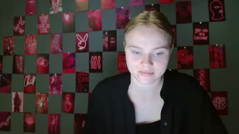 Snapshot of leyla_le chatting on September 2025 06:35:01 AM Leyla online show from September 2025 06:35:01 AM