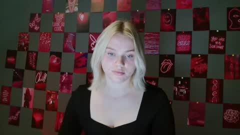 Snapshot of leyla_le chatting on September 2025 09:11:02 AM Leyla online show from September 2025 09:11:02 AM