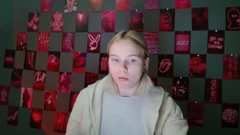 Snapshot of leyla_le chatting on September 2025 07:01:02 AM Leyla online show from September 2025 07:01:02 AM