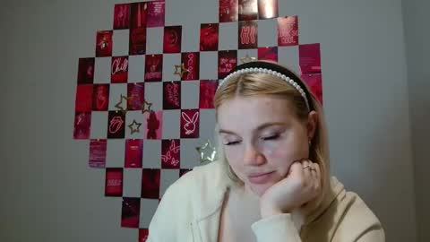 Snapshot of leyla_le chatting on November 2025 07:07:01 AM Leyla online show from November 2025 07:07:01 AM