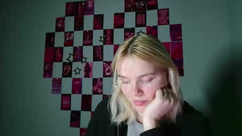 Snapshot of leyla_le chatting on November 2025 07:09:01 AM Leyla online show from November 2025 07:09:01 AM