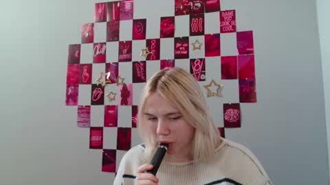 Snapshot of leyla_le chatting on November 2025 07:07:01 AM Leyla online show from November 2025 07:07:01 AM