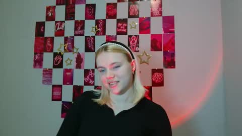 Snapshot of leyla_le chatting on November 2025 09:36:01 AM Leyla online show from November 2025 09:36:01 AM