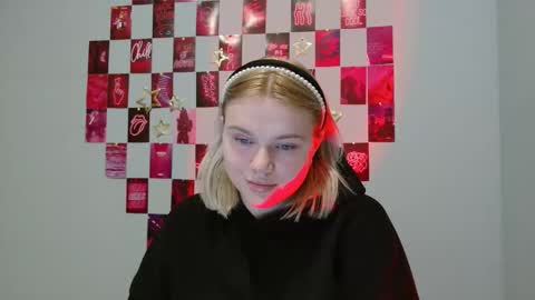 Snapshot of leyla_le chatting on November 2025 07:32:01 AM Leyla online show from November 2025 07:32:01 AM