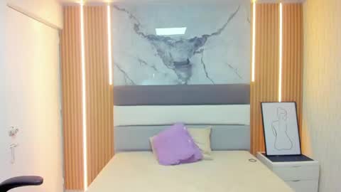 Snapshot of leynabraun chatting on April 2026 02:11:02 PM online show from April 2026 02:11:02 PM