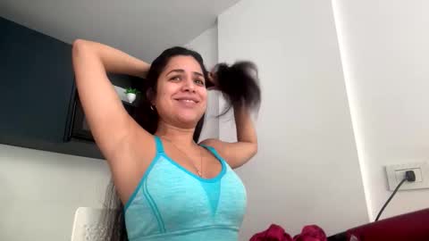 Leyna  online show from April 2026 06:13:02 PM