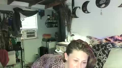 Olive Pena online show from September 2025 10:44:01 PM