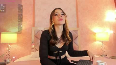 Snapshot of lezy_ chatting on November 2025 07:51:02 PM LEZY online show from November 2025 07:51:02 PM