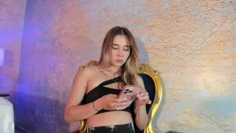 Snapshot of lezy_ chatting on December 2025 07:45:02 PM LEZY online show from December 2025 07:45:02 PM