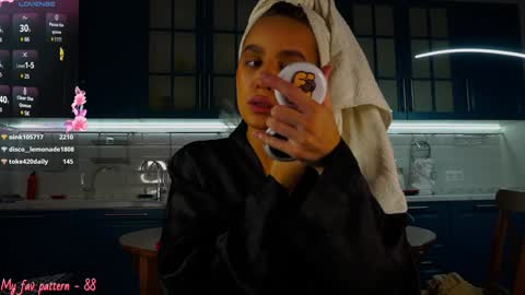 Snapshot of li_queen_ chatting on December 2024 10:05:01 PM Hey Im Alexa tg online show from December 2024 10:05:01 PM