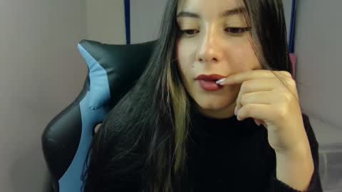 Lia  online show from March 2025 05:45:01 PM