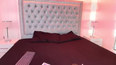 Lia  online show from November 2025 02:33:02 AM