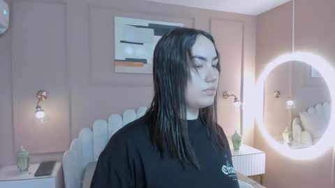 Snapshot of lia_ass chatting on October 2025 09:15:01 AM Liss 3 online show from October 2025 09:15:01 AM