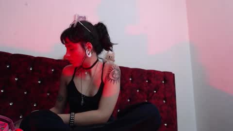 Lia online show from November 2025 08:43:02 PM