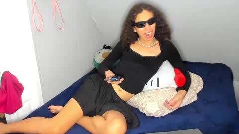 Snapshot of lia_hdz chatting on September 2025 09:51:01 PM Kabroncita online show from September 2025 09:51:01 PM