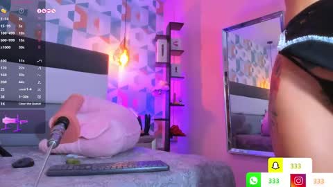 Snapshot of lia_roux1 chatting on January 2025 04:05:01 AM Camila online show from January 2025 04:05:01 AM