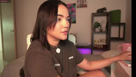 Lia  online show from April 2026 09:50:01 PM