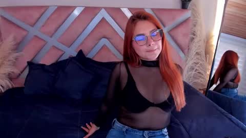 Lia  online show from March 2026 01:40:02 PM