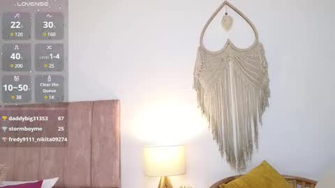 Lia  online show from December 2024 04:32:01 PM